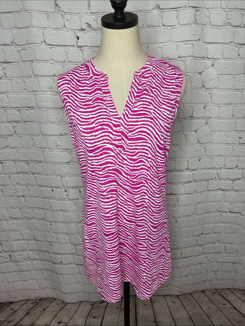 J. McLaughlin Pink and White Zebra-Stripe Sleeveless Tunic Tank Top M